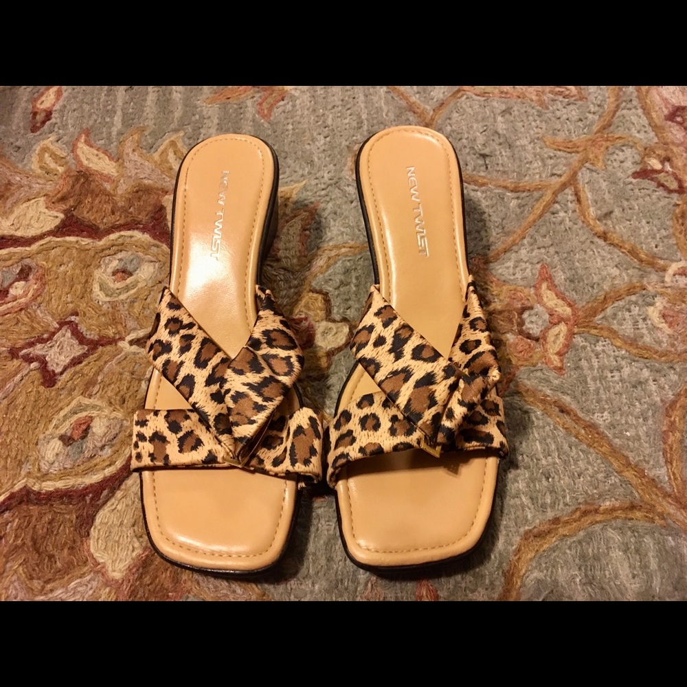New Twist Leopard Print Slide - 6 1/2